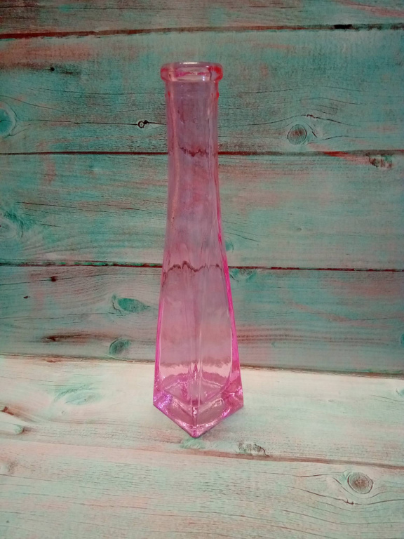 Карнавал-розовый прозрачный "Стрелки" ваза пирамидка малая прозрачная