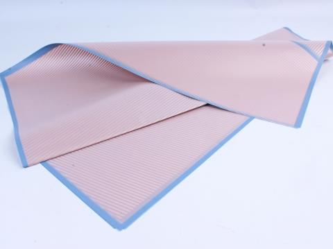 Упак. материал Матовая пленка с каймой "Полосы" 60*60см розовый