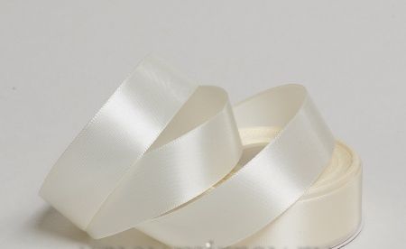 Лента атласная "Элит",  на катушке (картон), односторонняя, 25 мм х 25 ярд, молочный