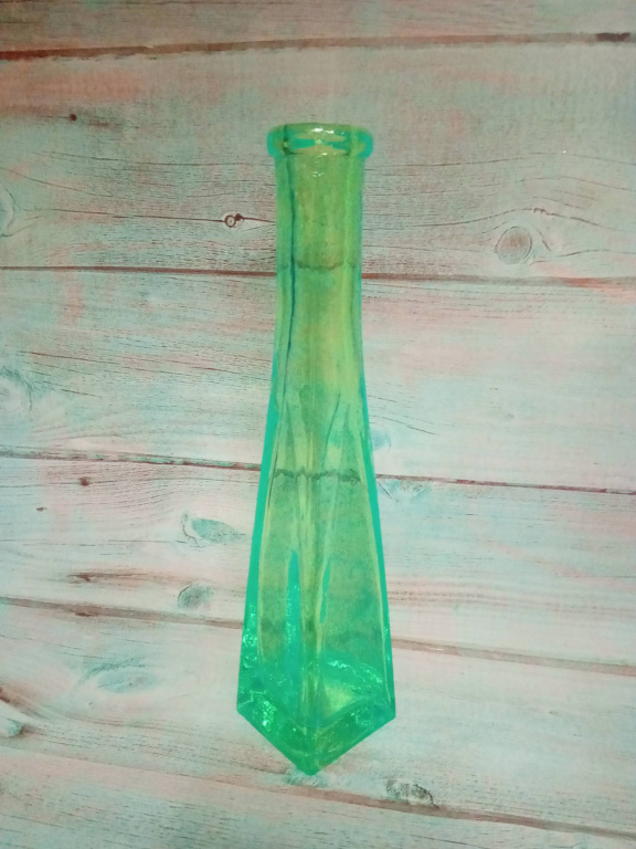 Мадрид-светло-зеленый прозрачный "Стрелки" ваза пирамидка малая прозрачная