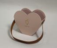 Подарочная коробка-сумочка 19.5*14.5*8см сердце пудровое