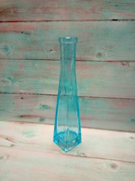 Мадрид-голубой прозрачный "Стрелки" ваза пирамидка малая прозрачная