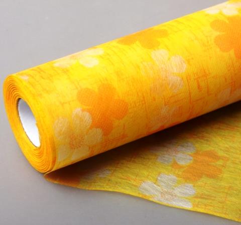 Упак. материал  фетр с рисунком"Цветы" 50см*15м желтый
