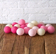 Гирлянда из хлопковых шариков розовая
