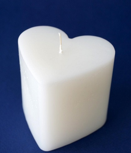 Нежное сердце свеча парафин. декорт. фигурная белая